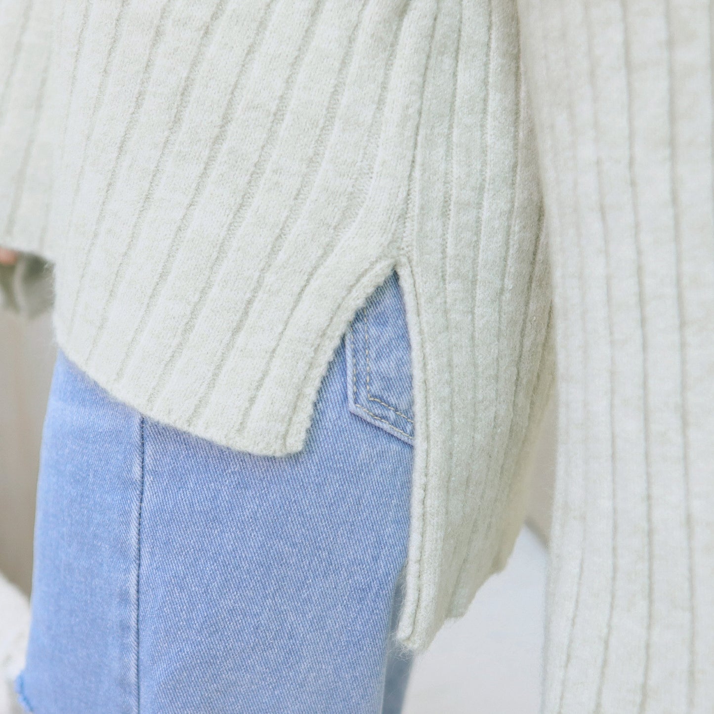 T369 BABY LOVE SWEATER - Letta A