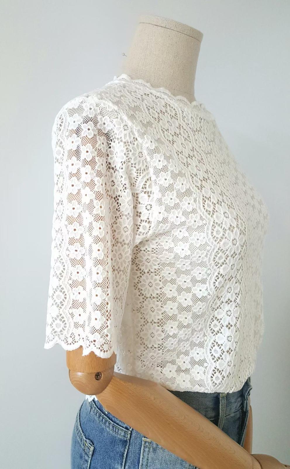 T557 MERRY LACE TOP