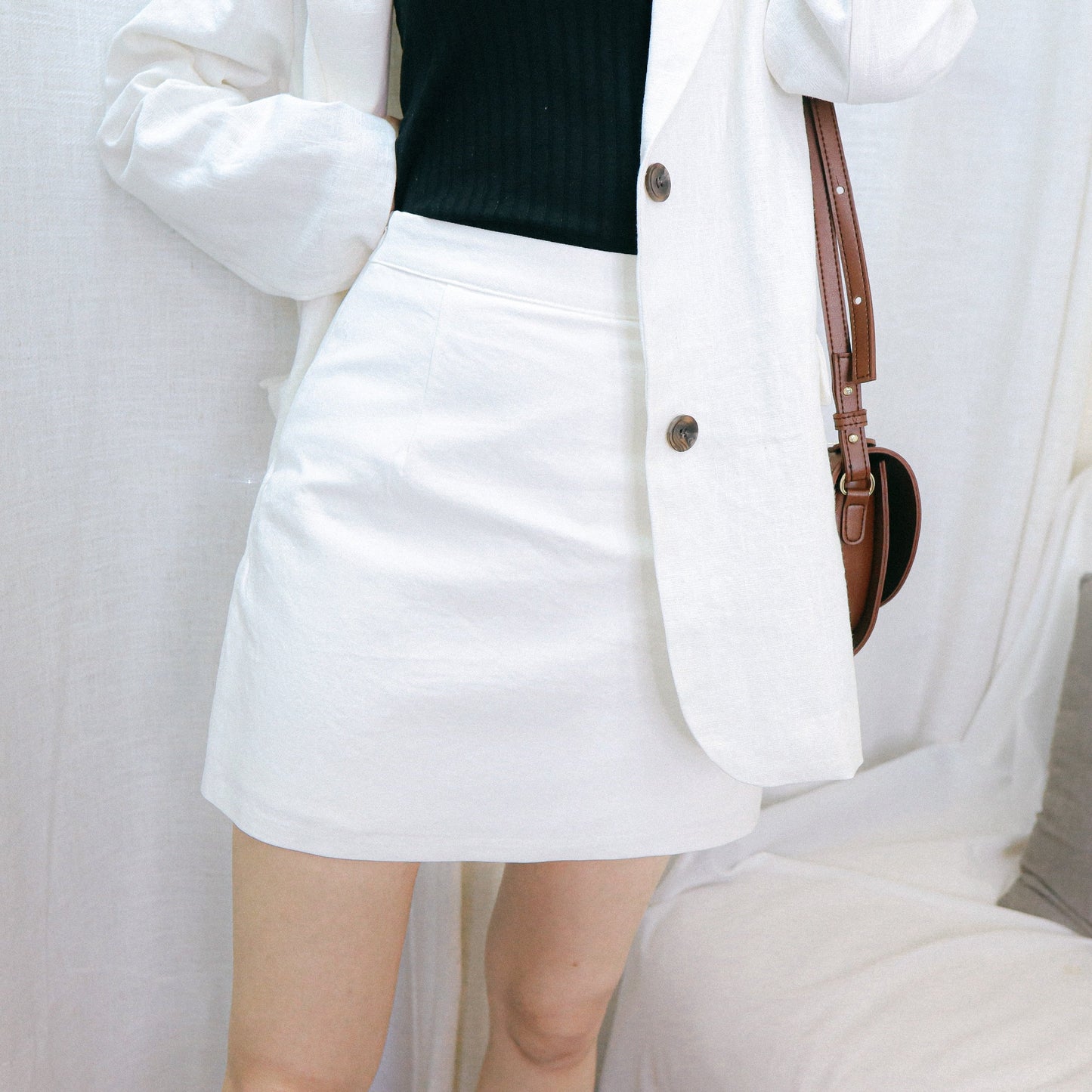 #C031 WHITE THEME OUTER - Letta A