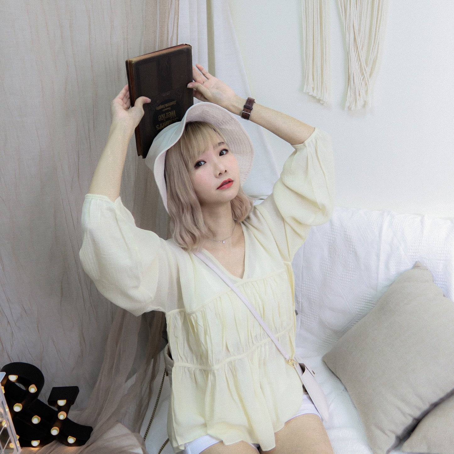 T392 ARITA V-NECK TOP - Letta A
