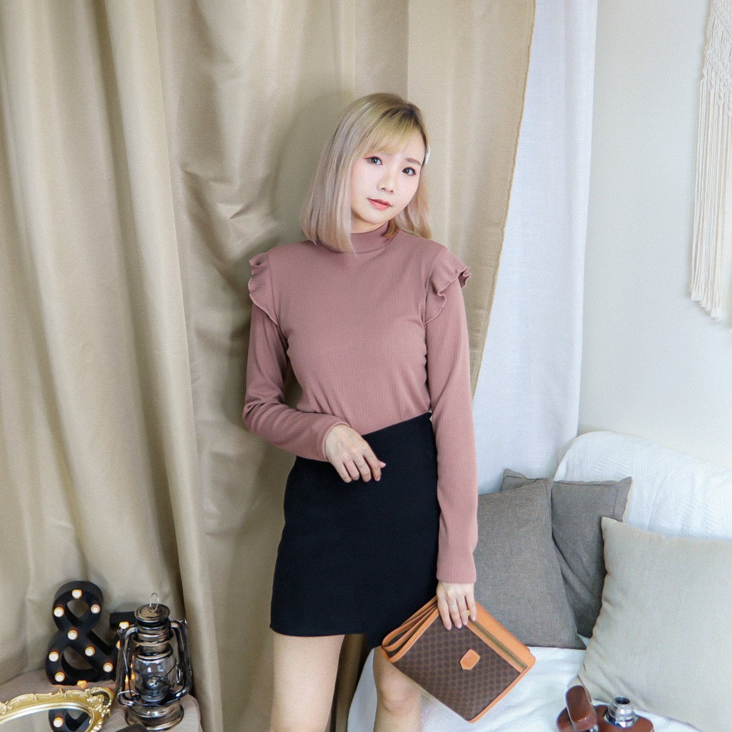 T384 RUFFLE BE TOP - Letta A