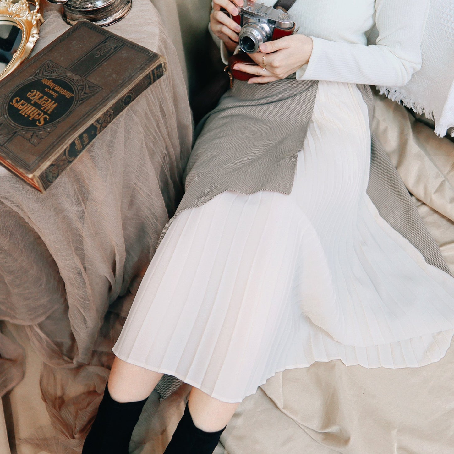 B124 STYLISH CHECKED SKIRT - Letta A