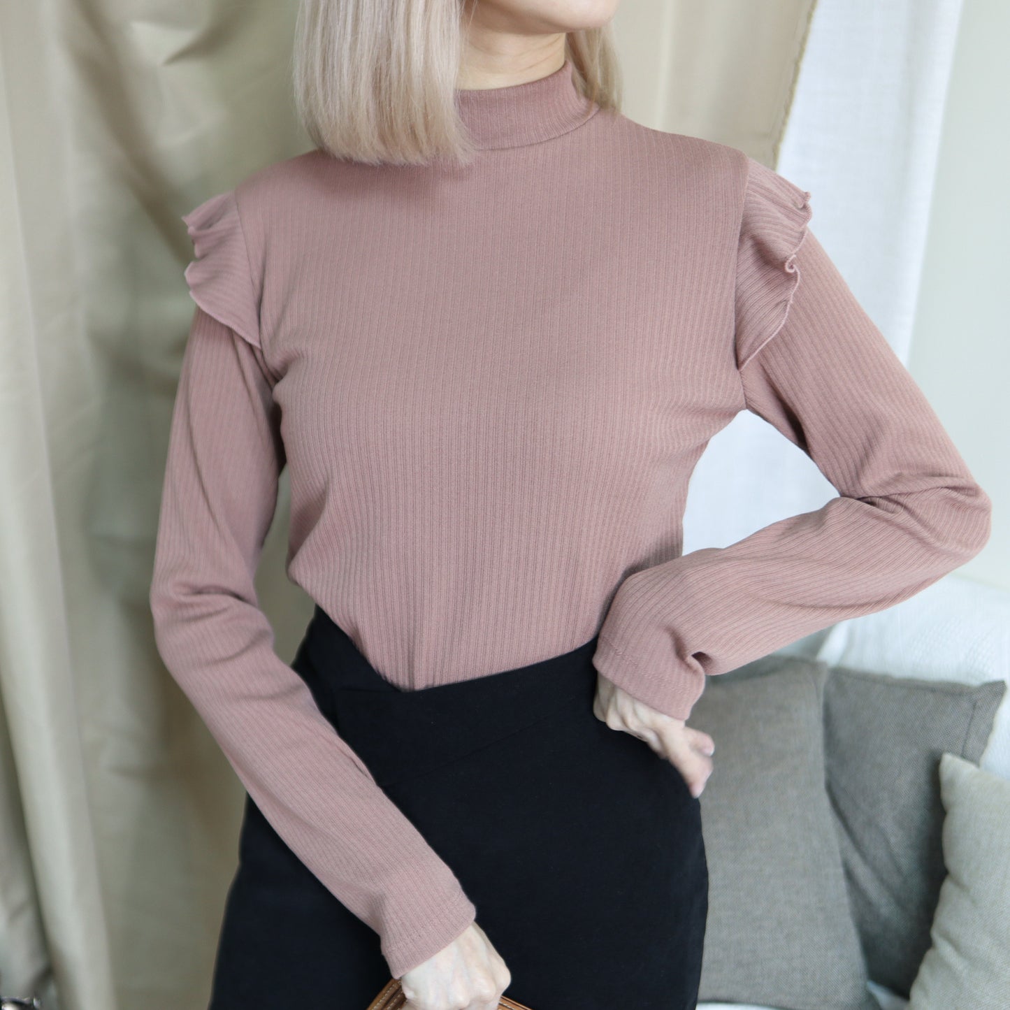 T384 RUFFLE BE TOP - Letta A