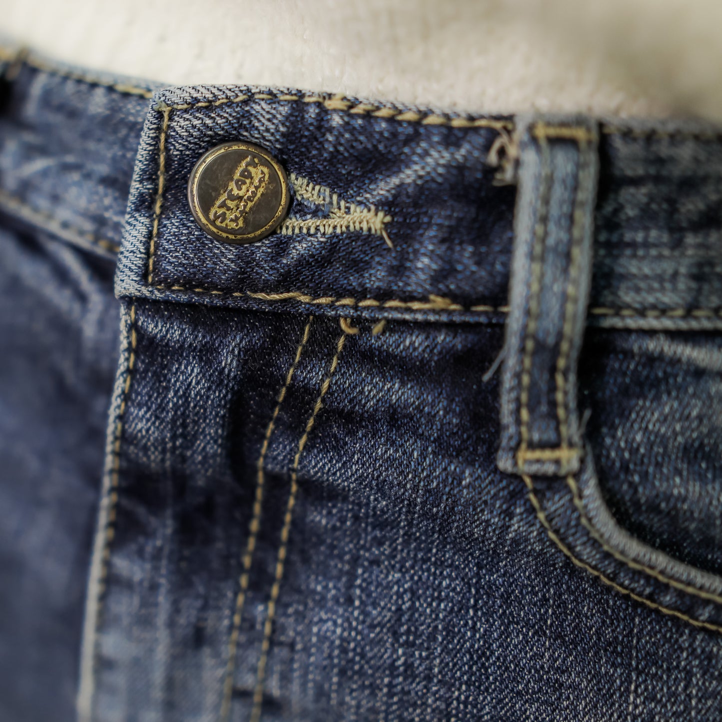 J149 WEEKLY JEANS