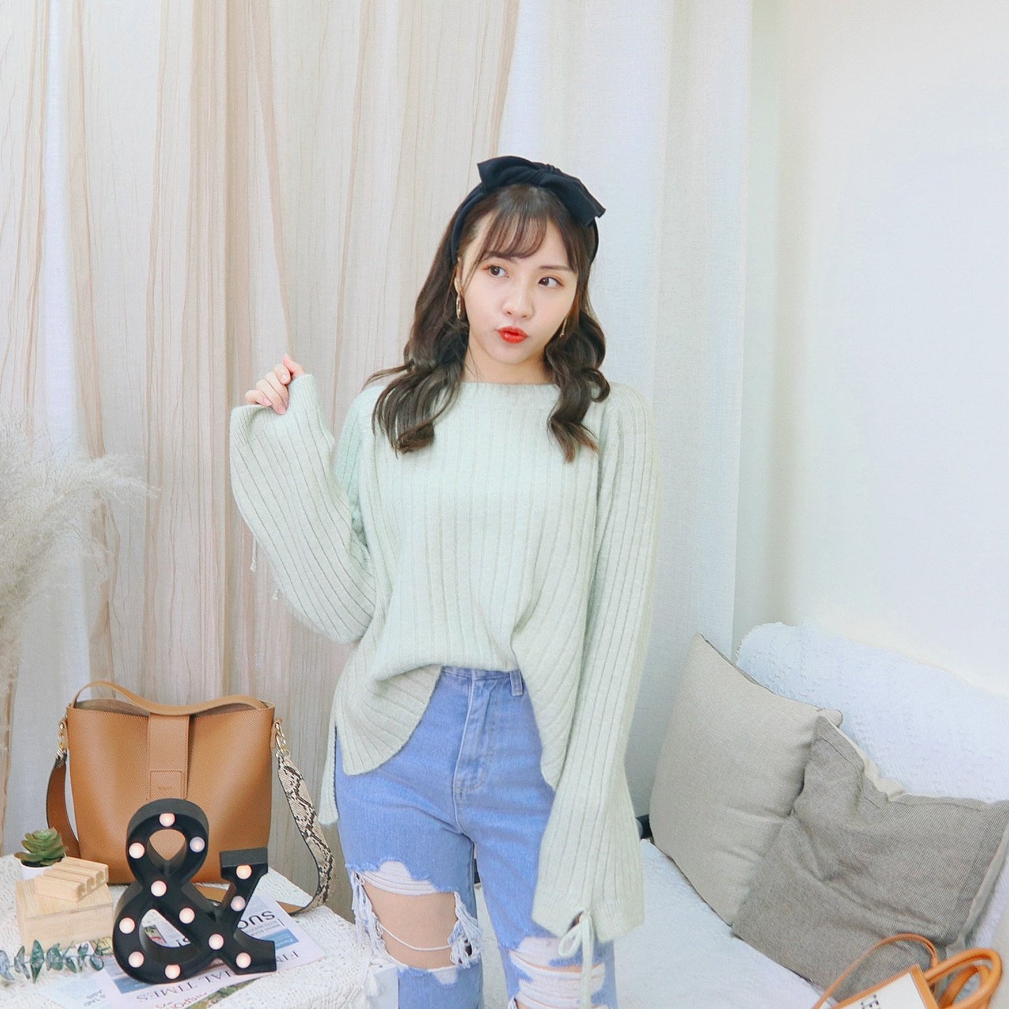 T369 BABY LOVE SWEATER - Letta A