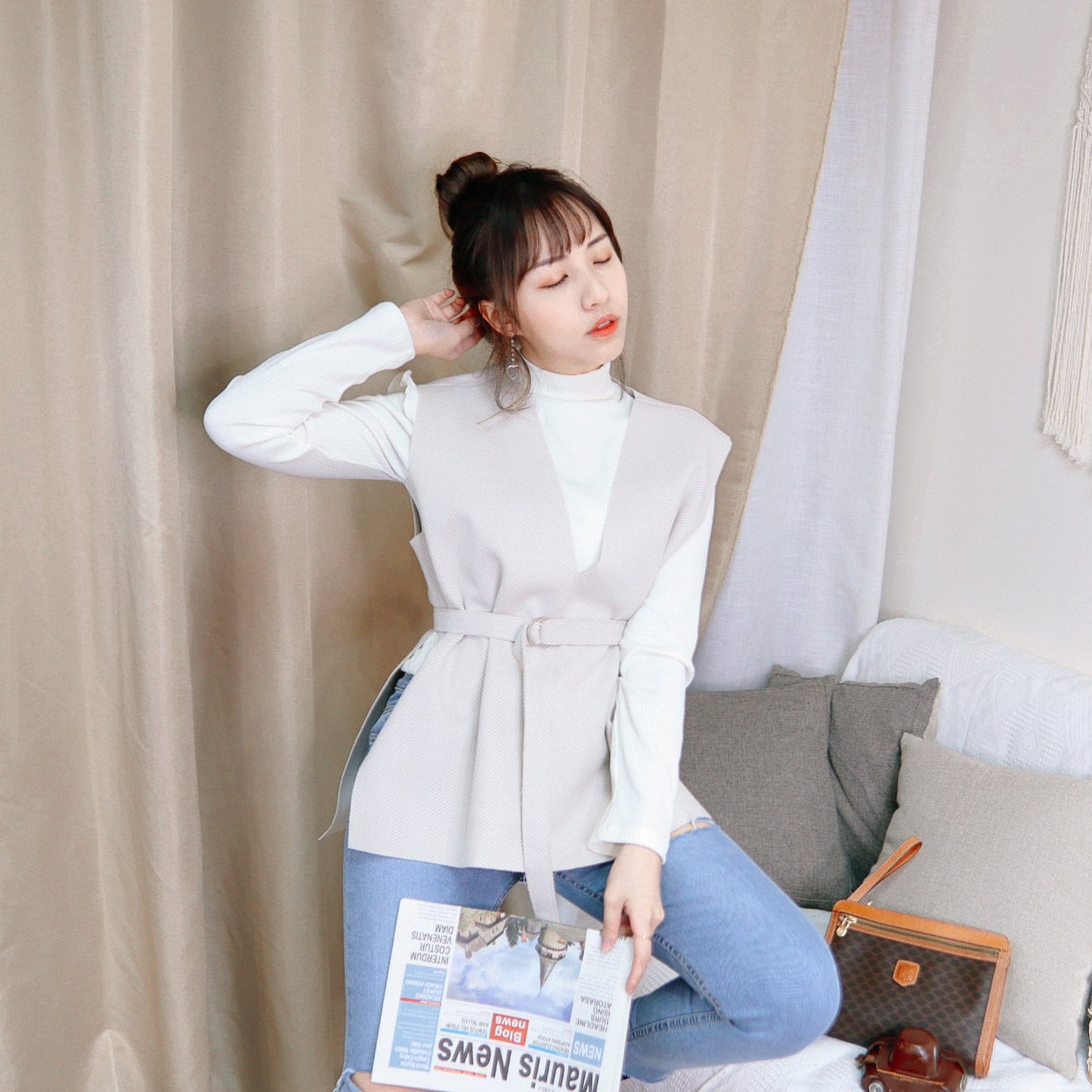 T384 RUFFLE BE TOP - Letta A