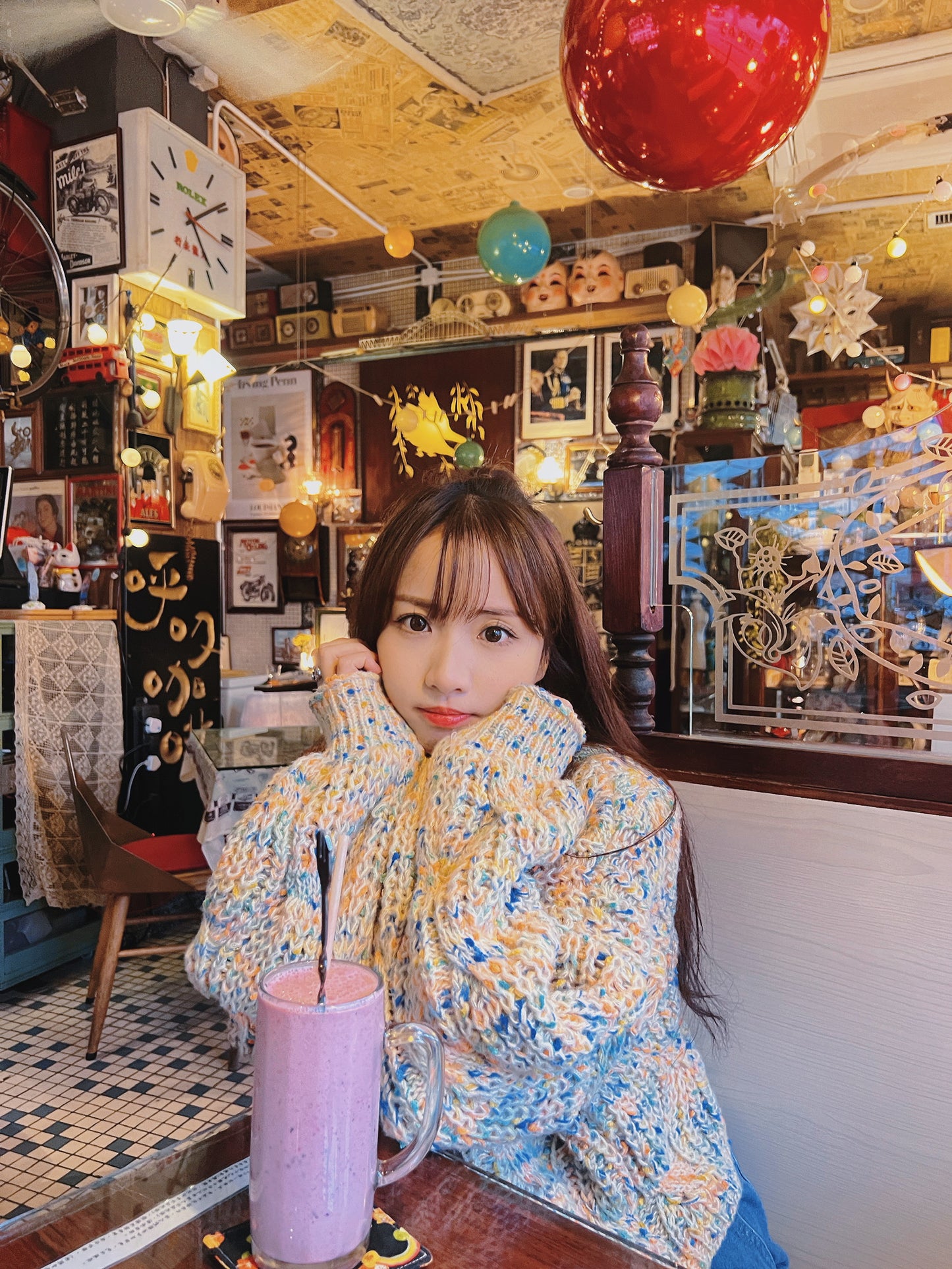 T904 RAINBOW SWEATER