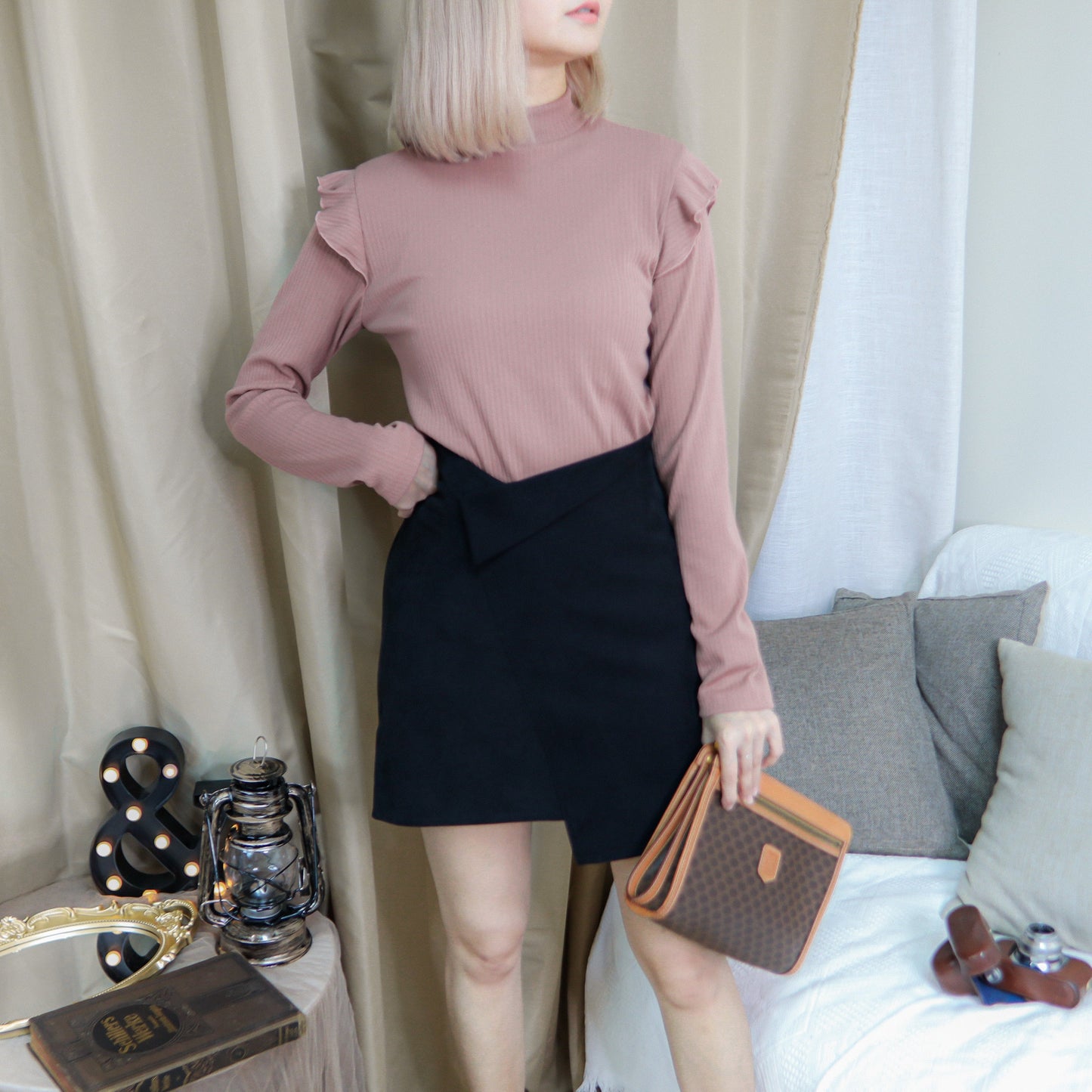T384 RUFFLE BE TOP - Letta A