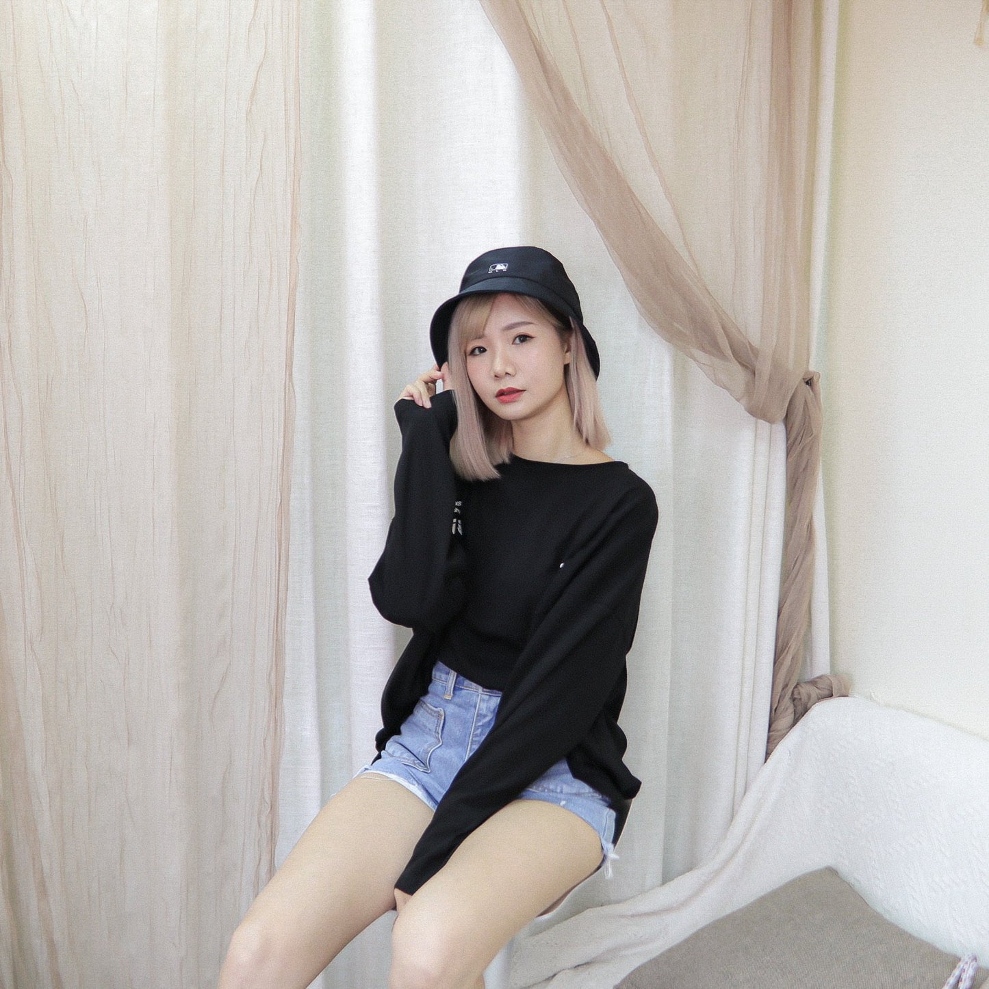 T374 1977 KOREA TEE - Letta A
