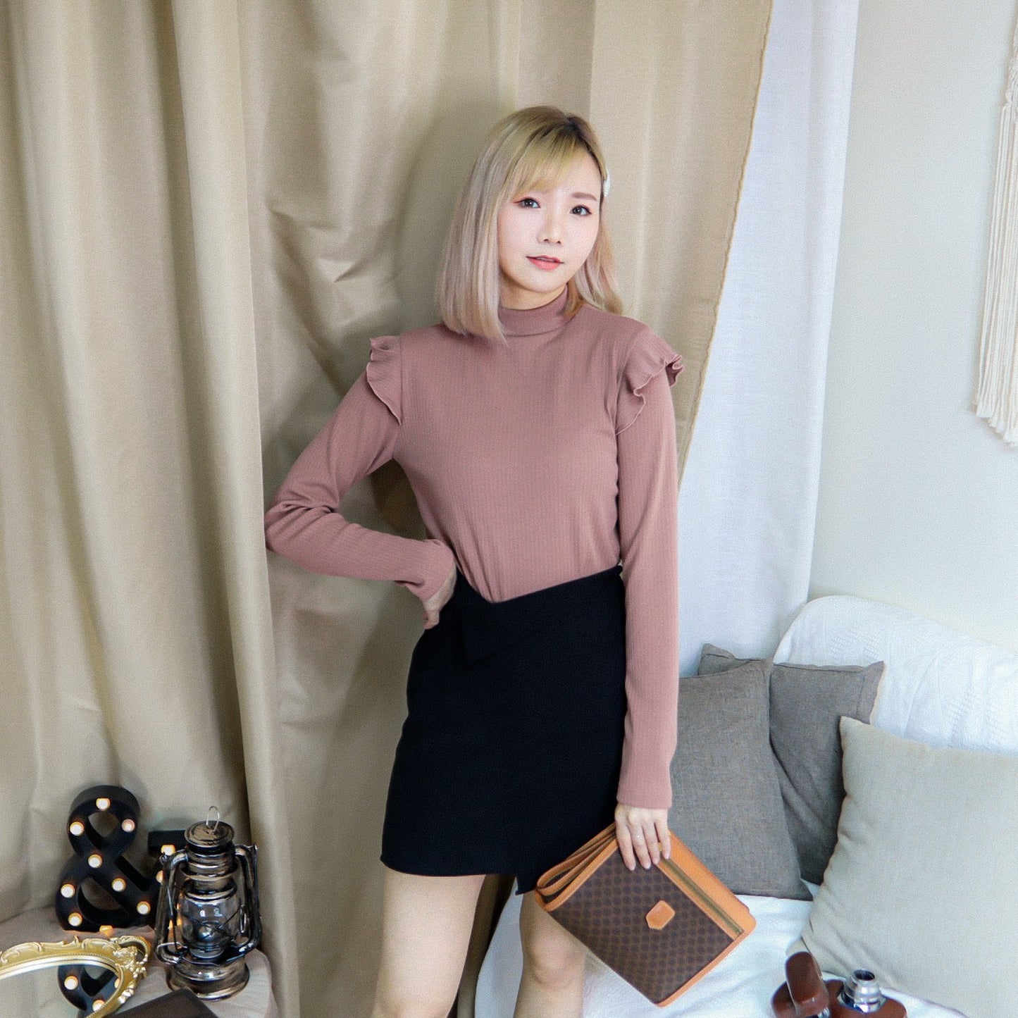 T384 RUFFLE BE TOP - Letta A
