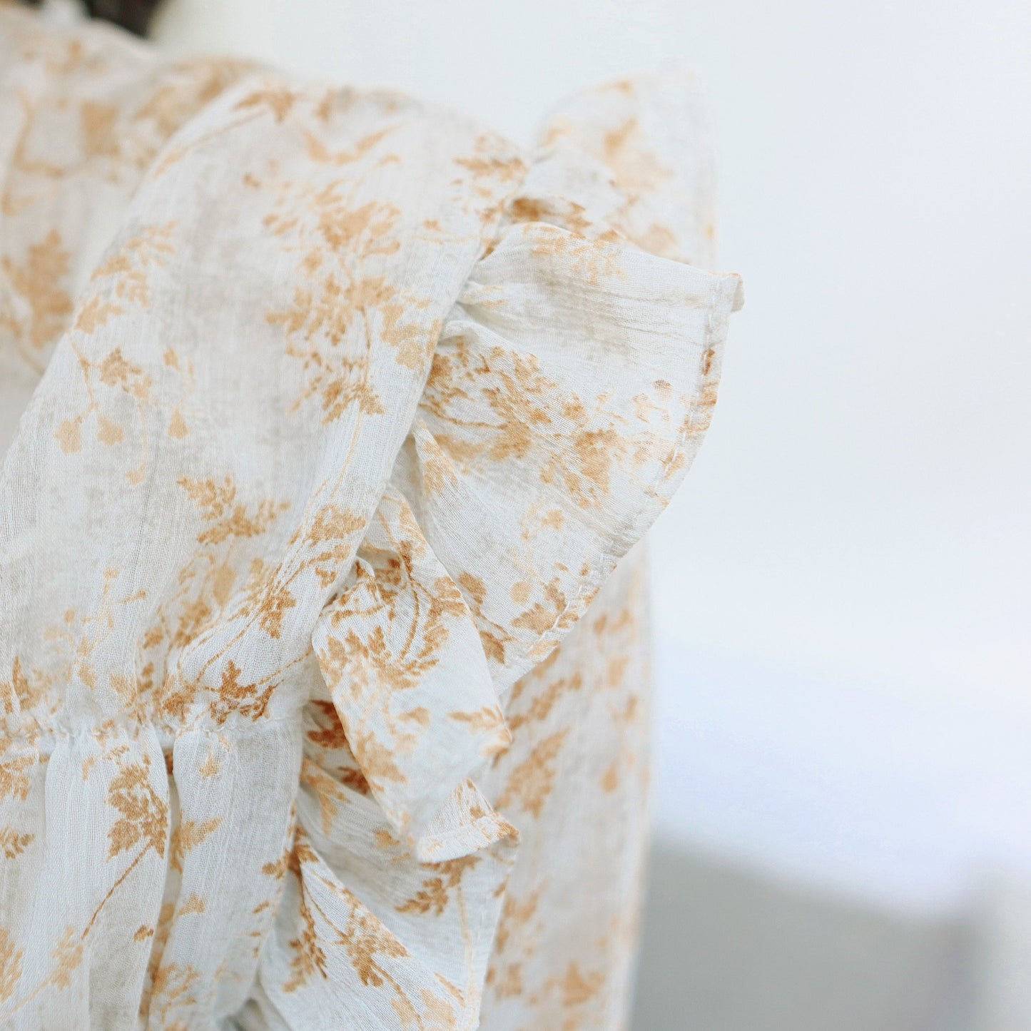 T368 ONNI FLORAL BLOUSE - Letta A