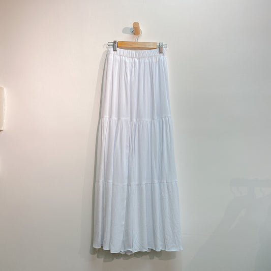 #B096 IN BETWEEN SKIRT - Letta A