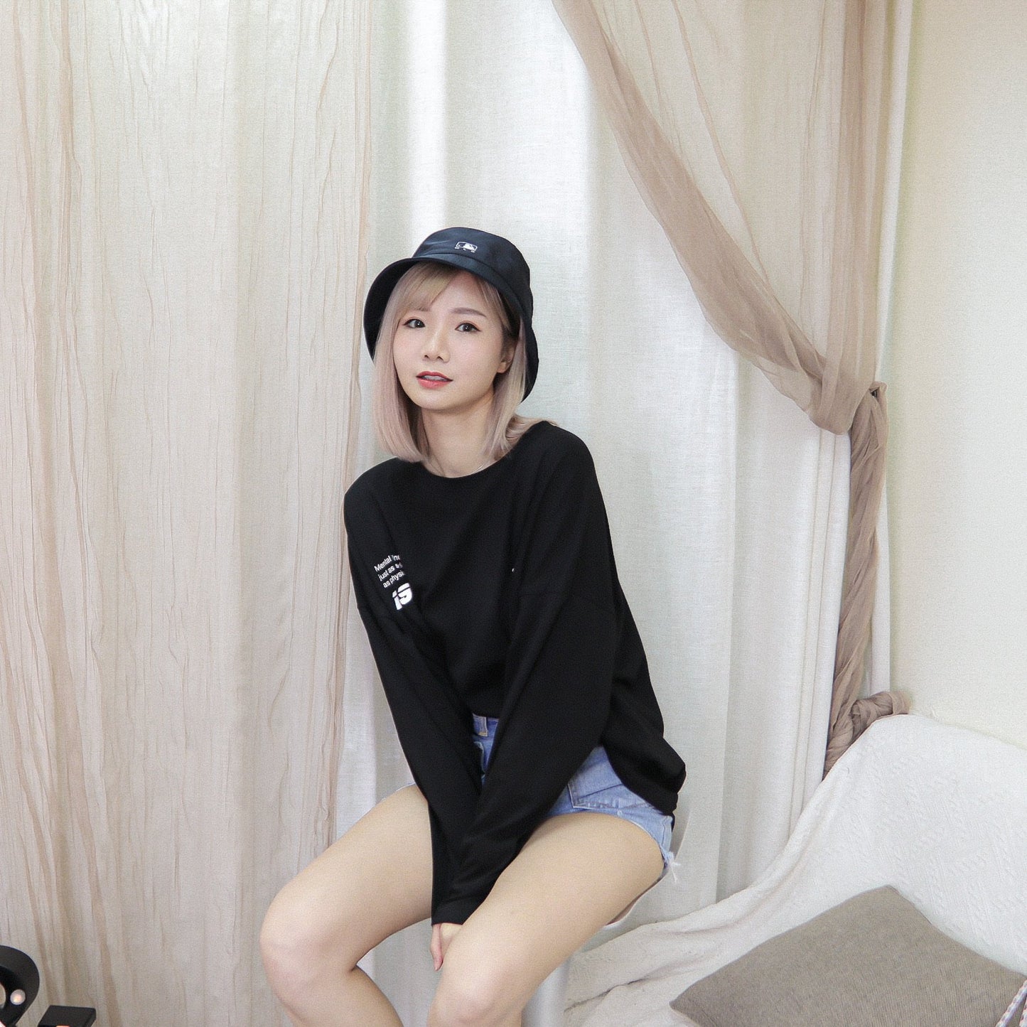 T374 1977 KOREA TEE - Letta A