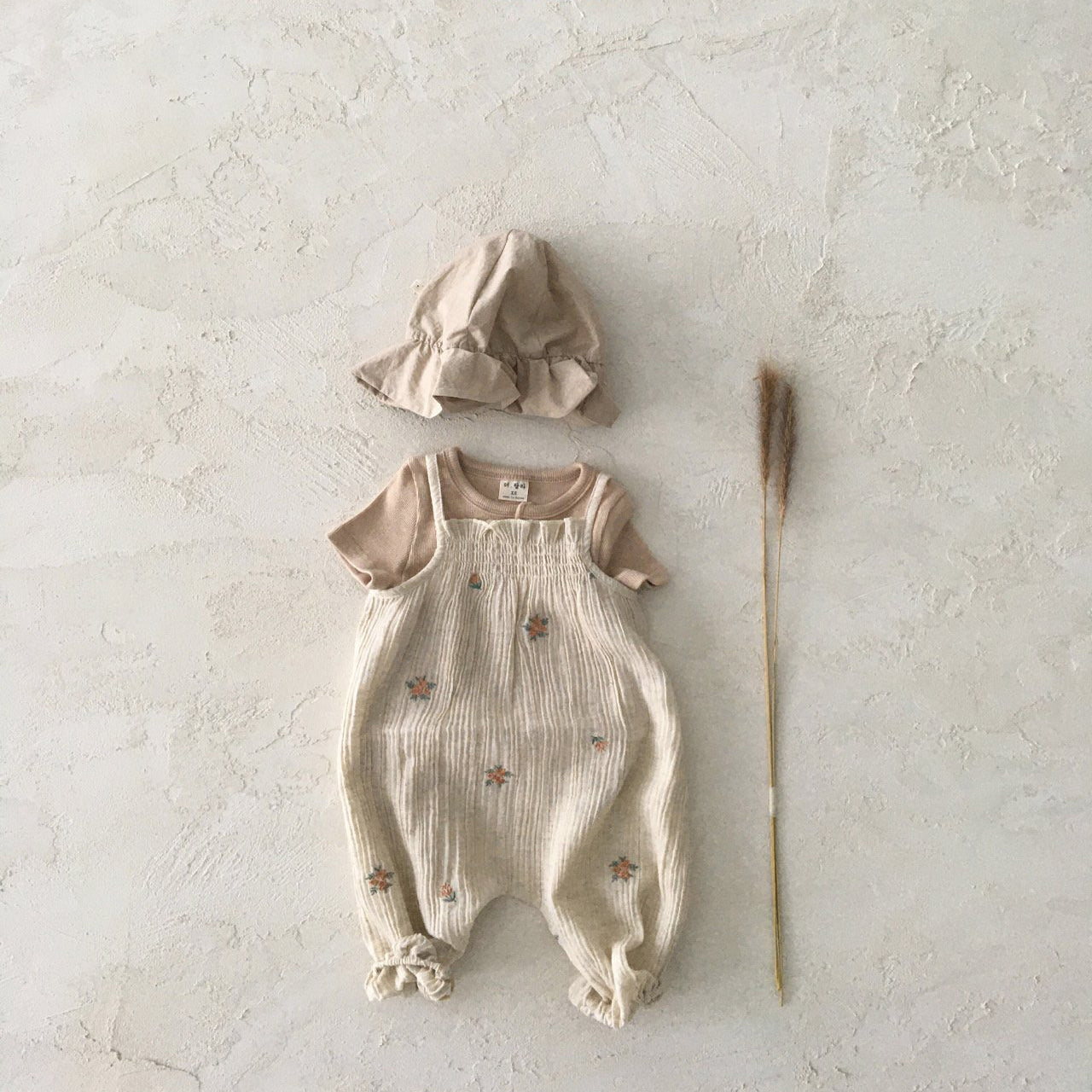 BT055 SEEING BABY JUMPSUIT