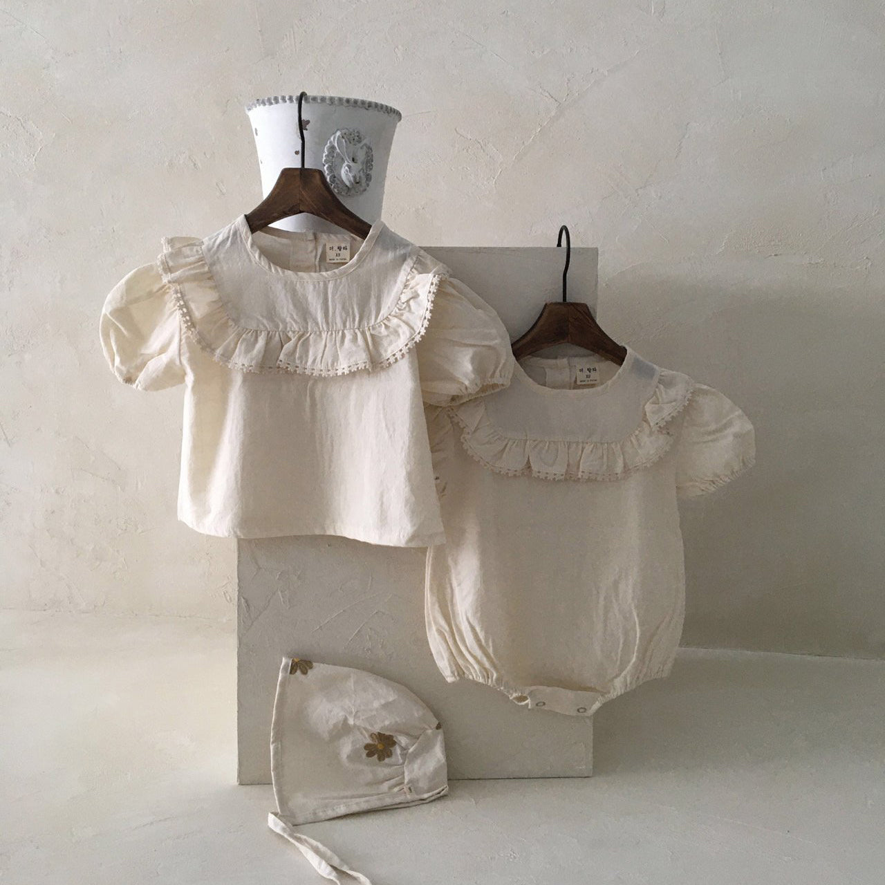 BT056 DAY BY DAY TOP