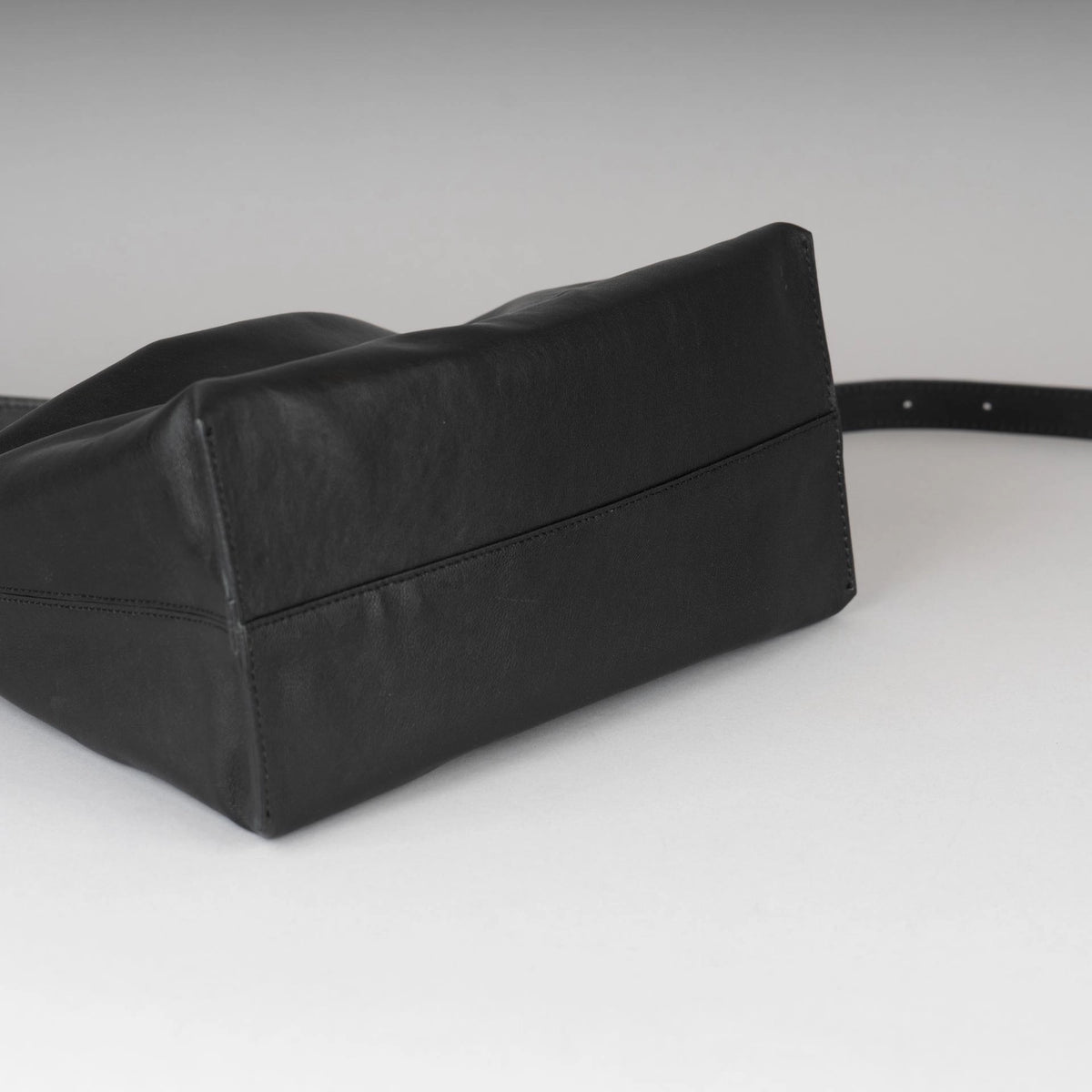 [韓國東大門代購] Bucks & Leather #BL002 Bread Bag (S/M)
