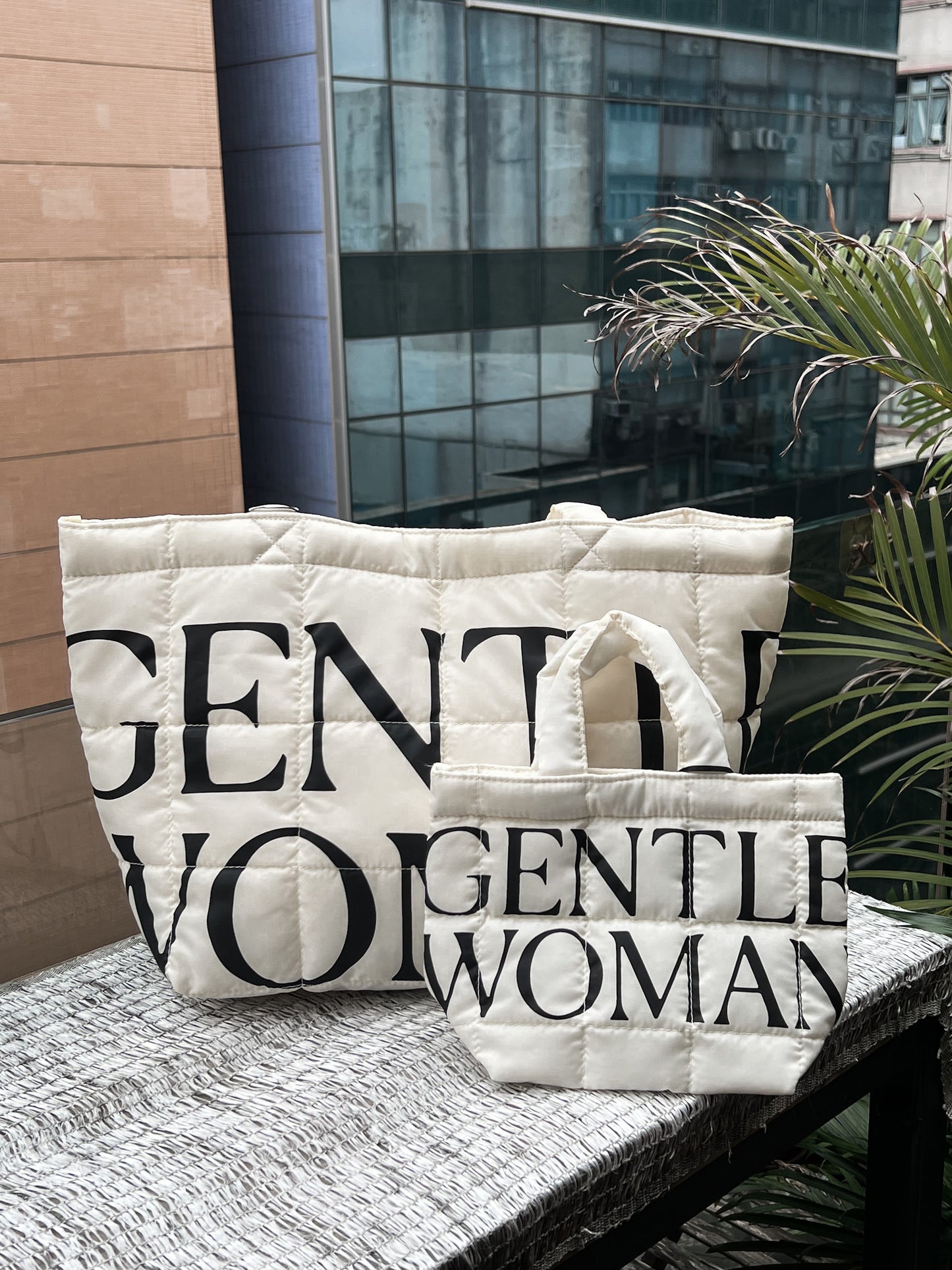 GW10 GENTLEWOMAN PUFFER BAG S / L  (Cushion 袋)