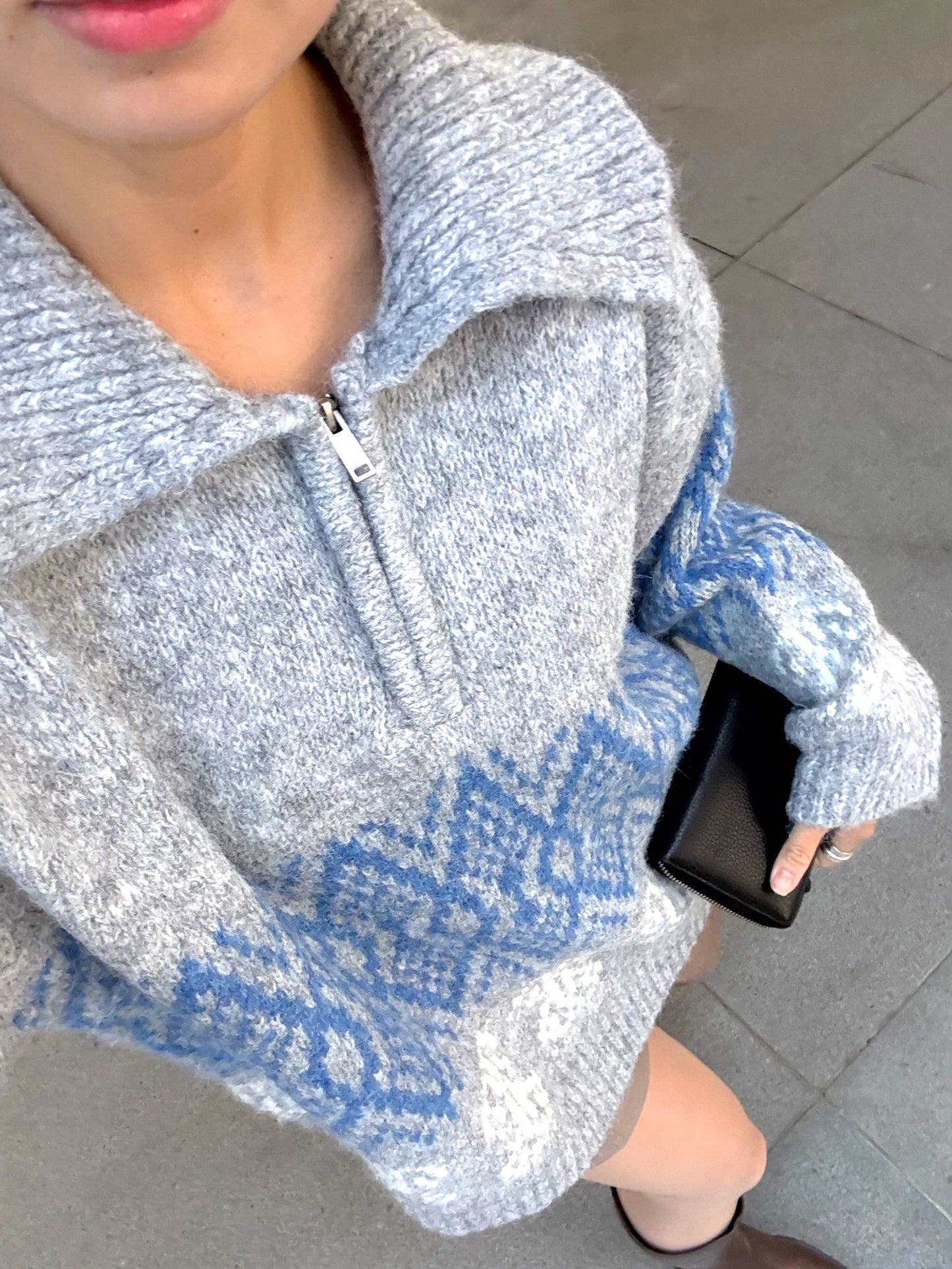 T1031 ON MY WAY SWEATER