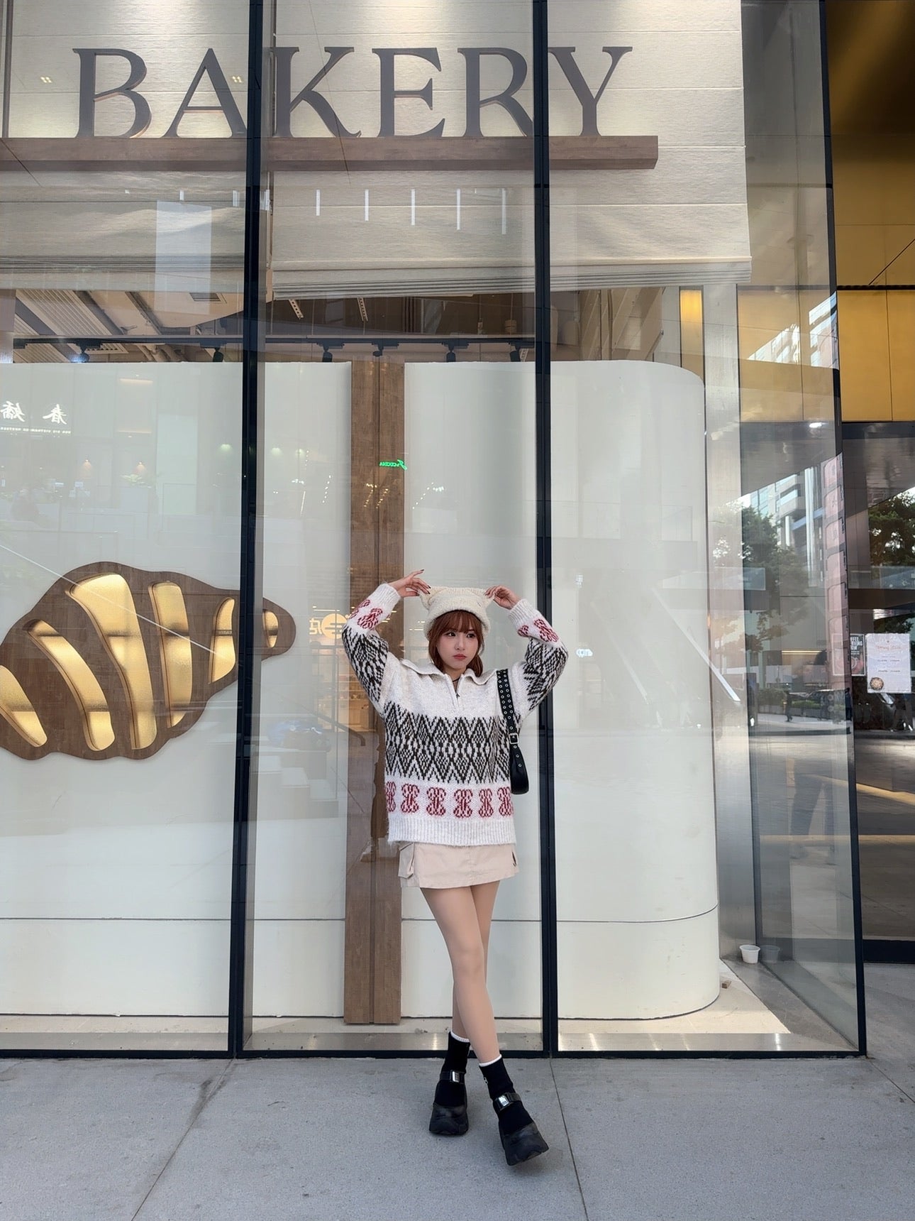 T1031 ON MY WAY SWEATER