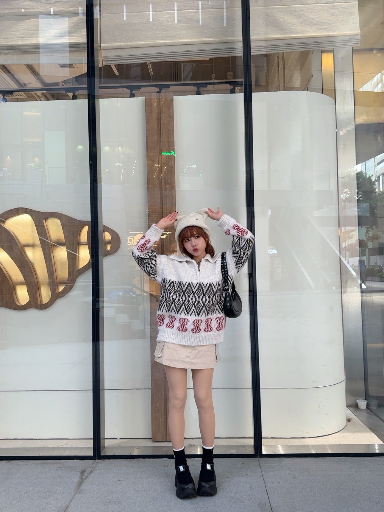 T1031 ON MY WAY SWEATER