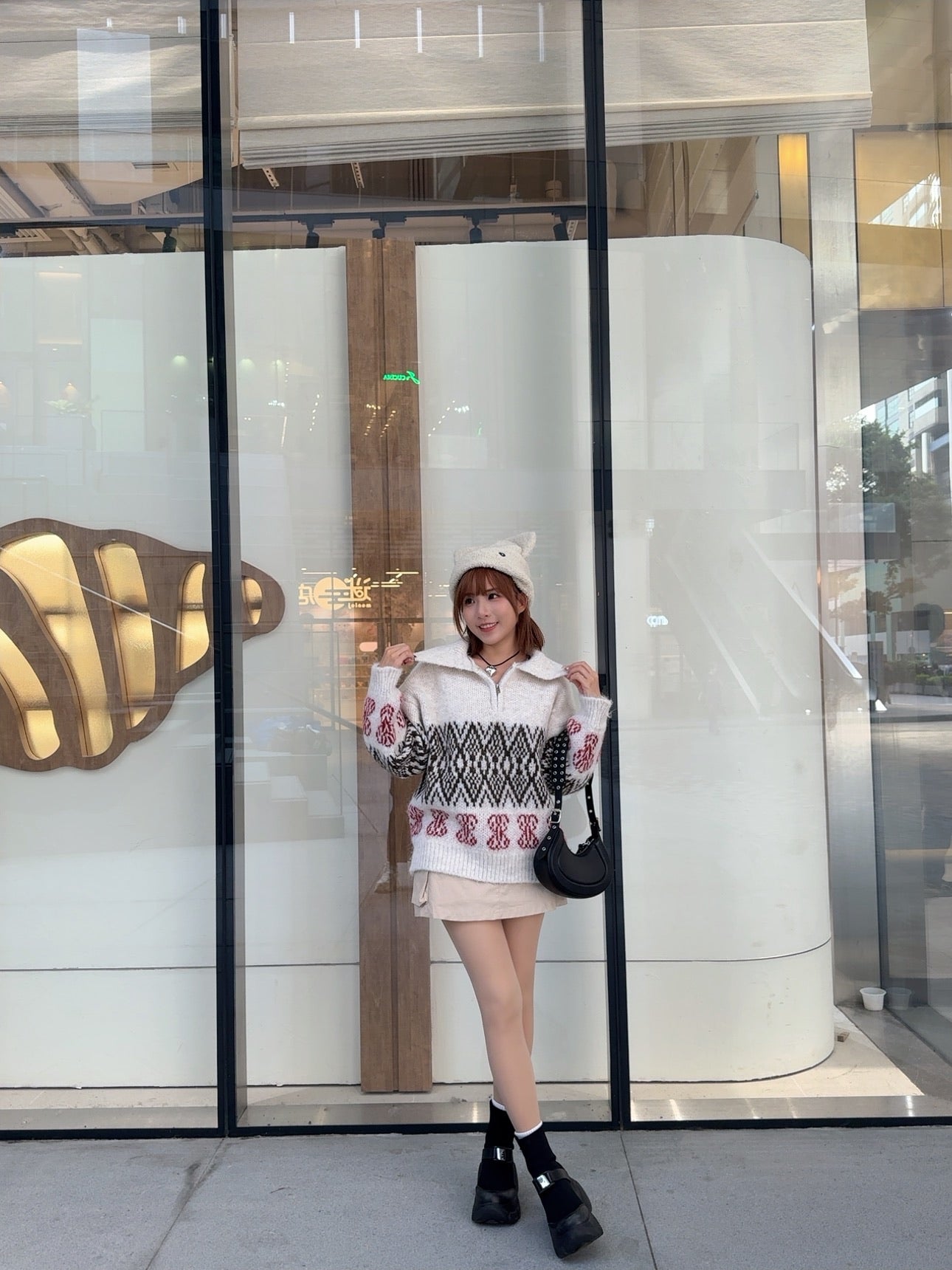 T1031 ON MY WAY SWEATER