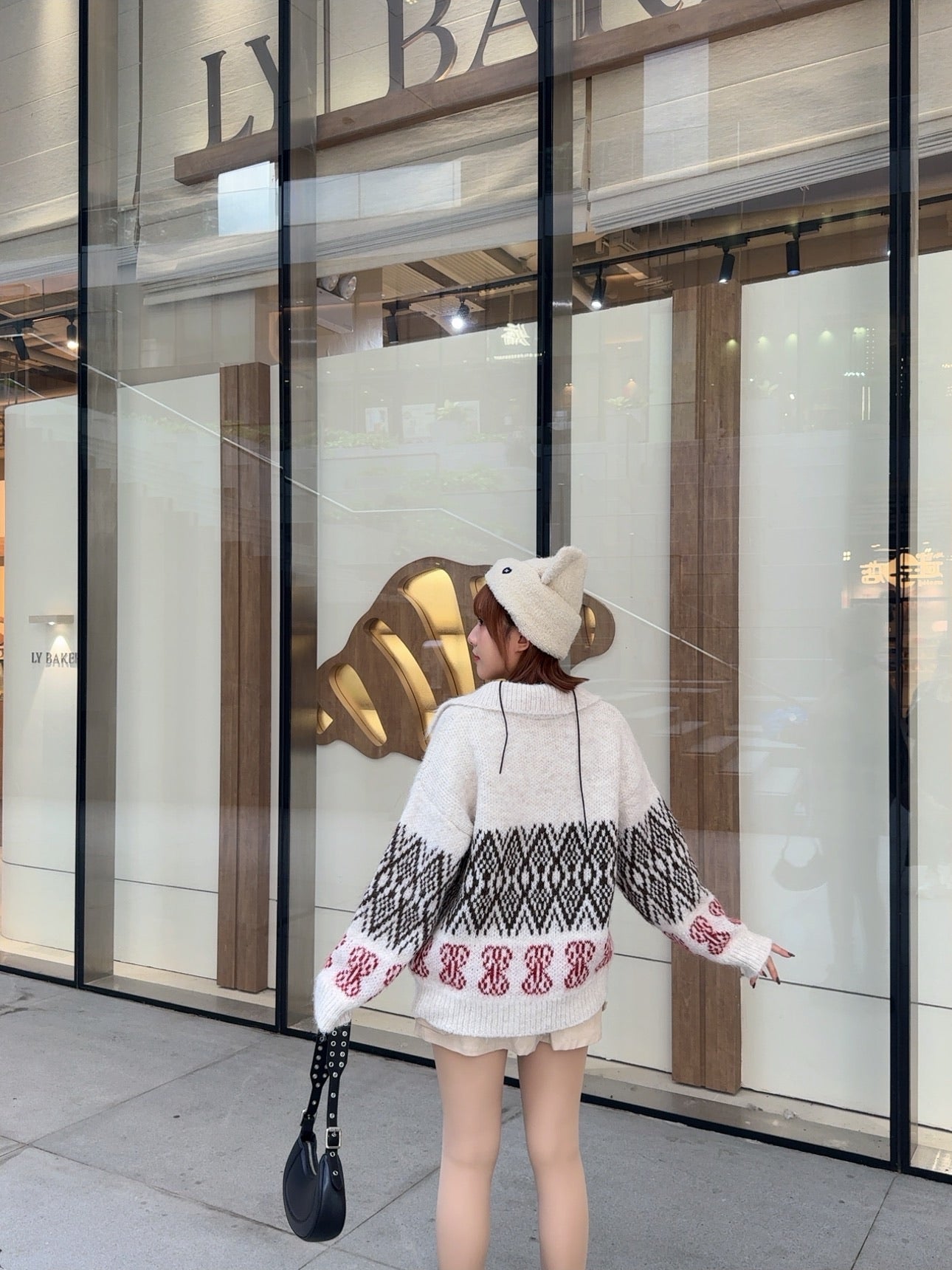 T1031 ON MY WAY SWEATER