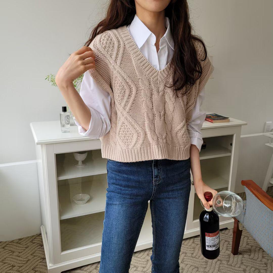 T680 VALENTINE KNIT VEST