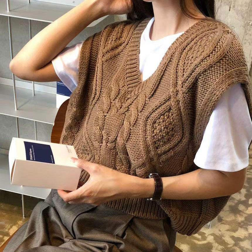 T680 VALENTINE KNIT VEST