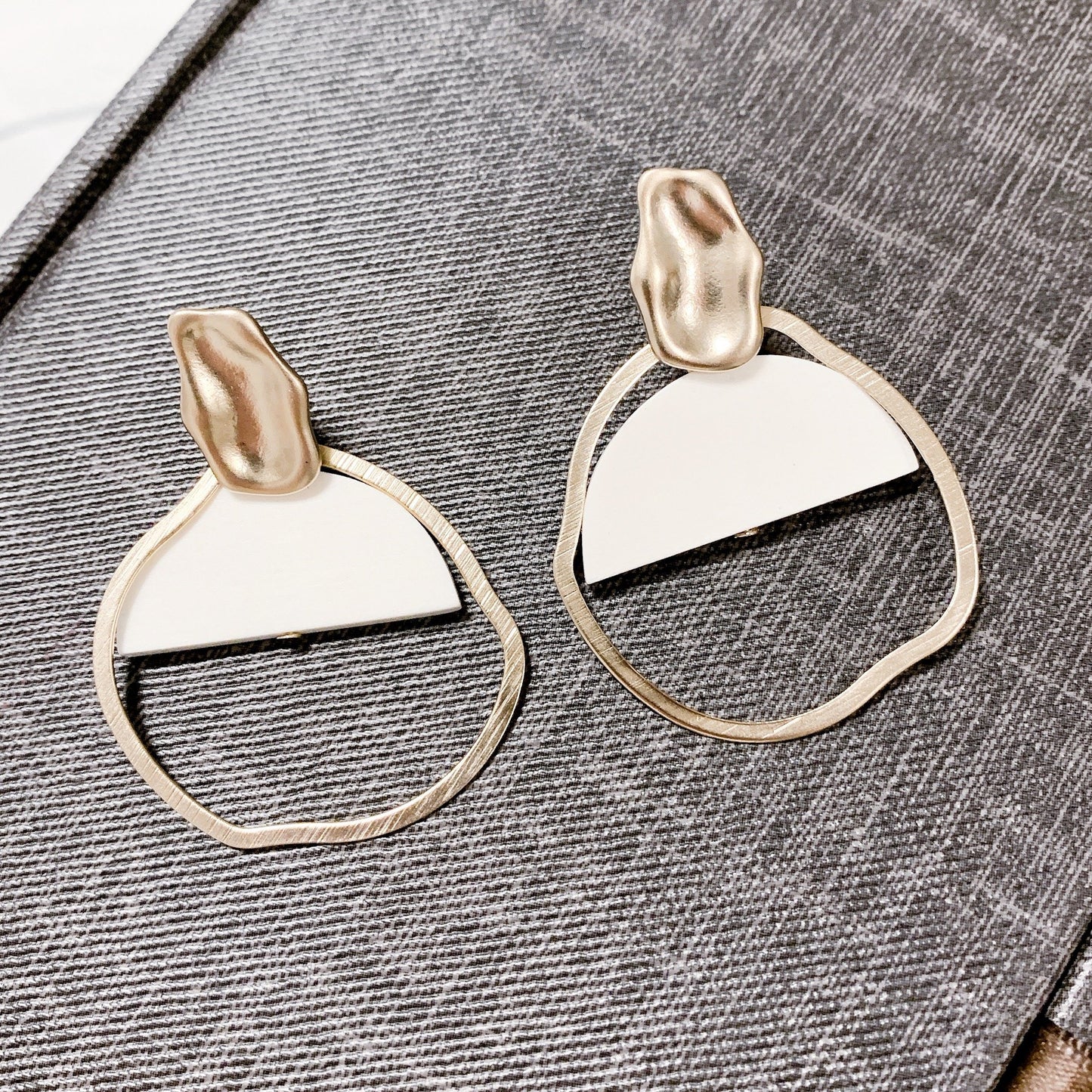 #A020 YOU AND ME EARRINGS - Letta A