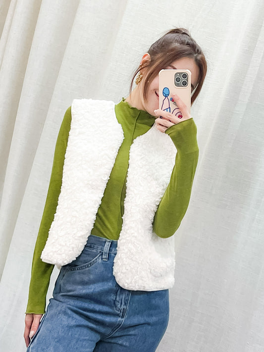 C066 BABY VEST OUTER