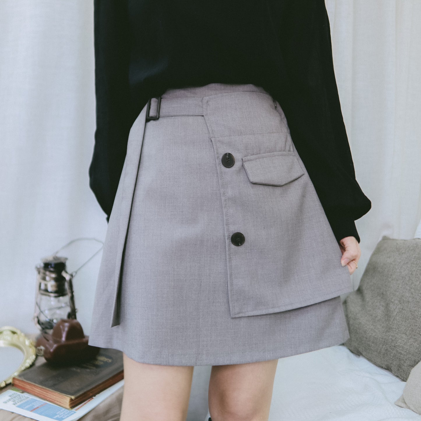 B135 WONDERLAND MINI SKIRT