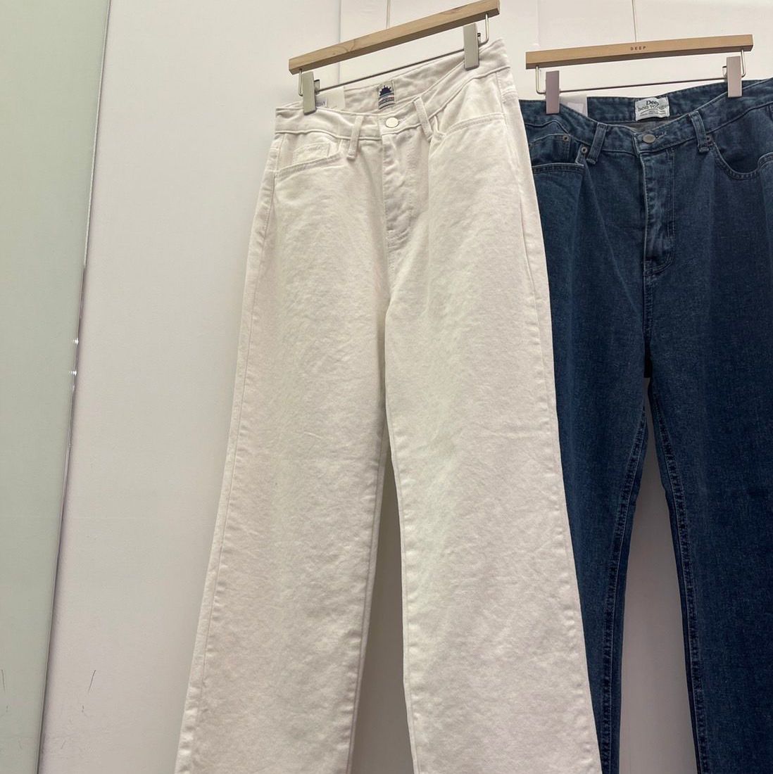 J268 SNOW JEANS