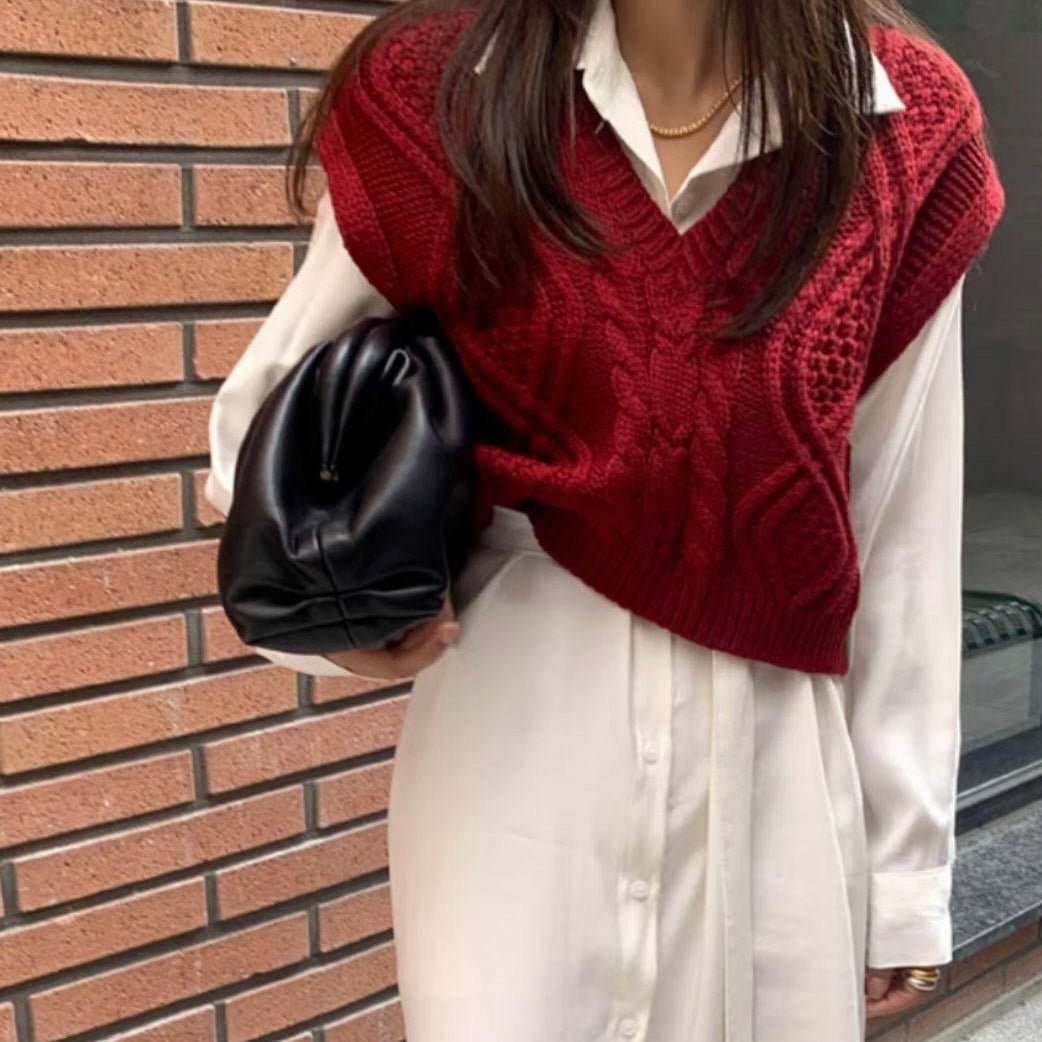 T680 VALENTINE KNIT VEST