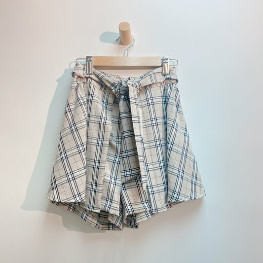 #B100 NEVER CHECKED SHORTS - Letta A